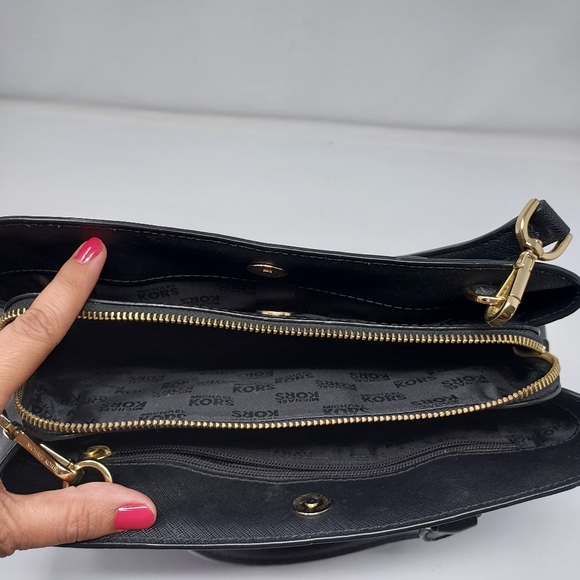 Michael Kors Black Shoulder Bag Purse - Picture 5 of 16